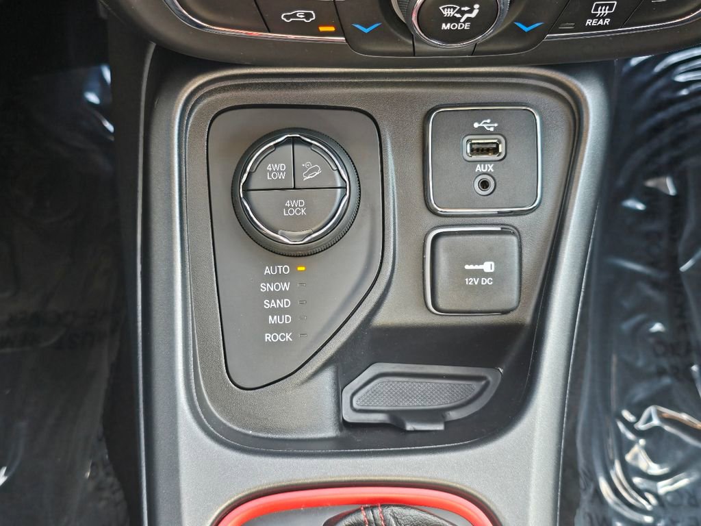 Used 2018 Jeep Compass Trailhawk w/ Navigation Group image 23