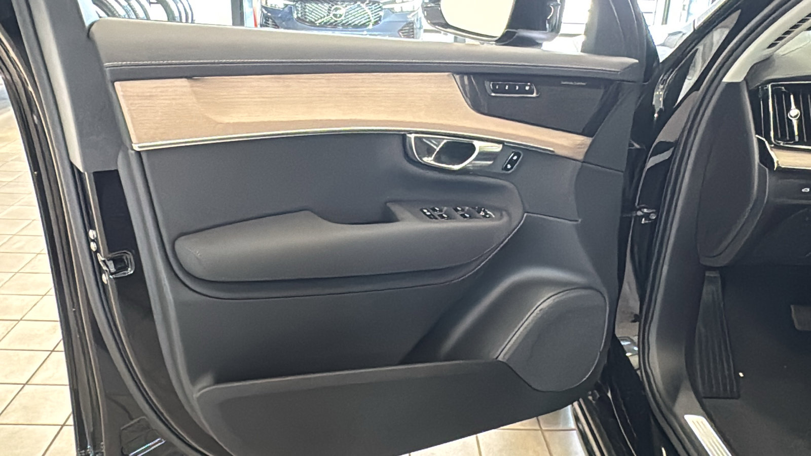 New 2026 Volvo XC90 T8 Plus w/ Protection Package AWD/4WD image 21