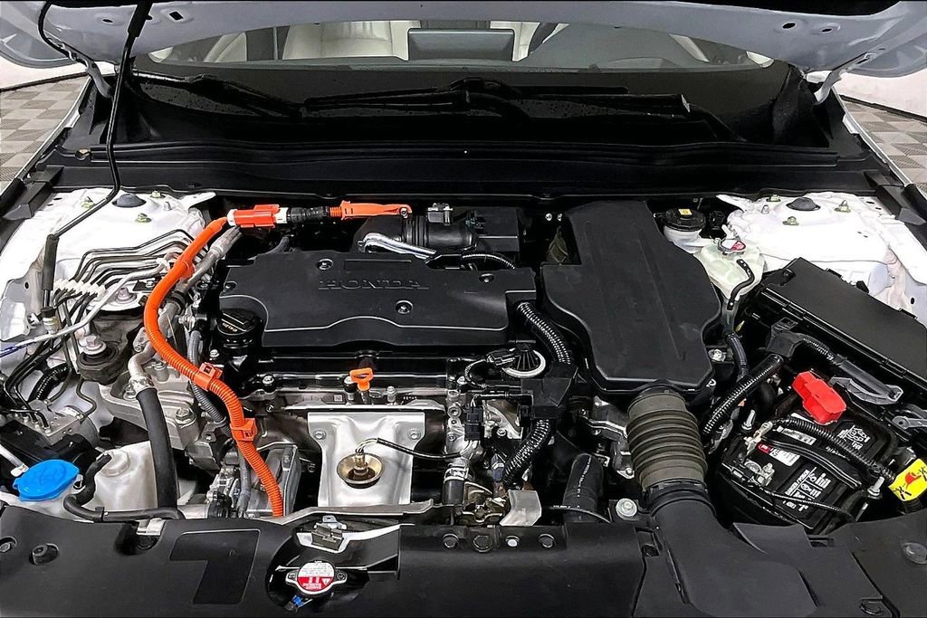 Used 2022 Honda Accord Touring image 9