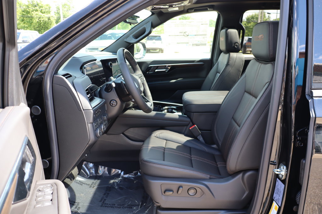 New 2026 Chevrolet Suburban High Country AWD/4WD image 15