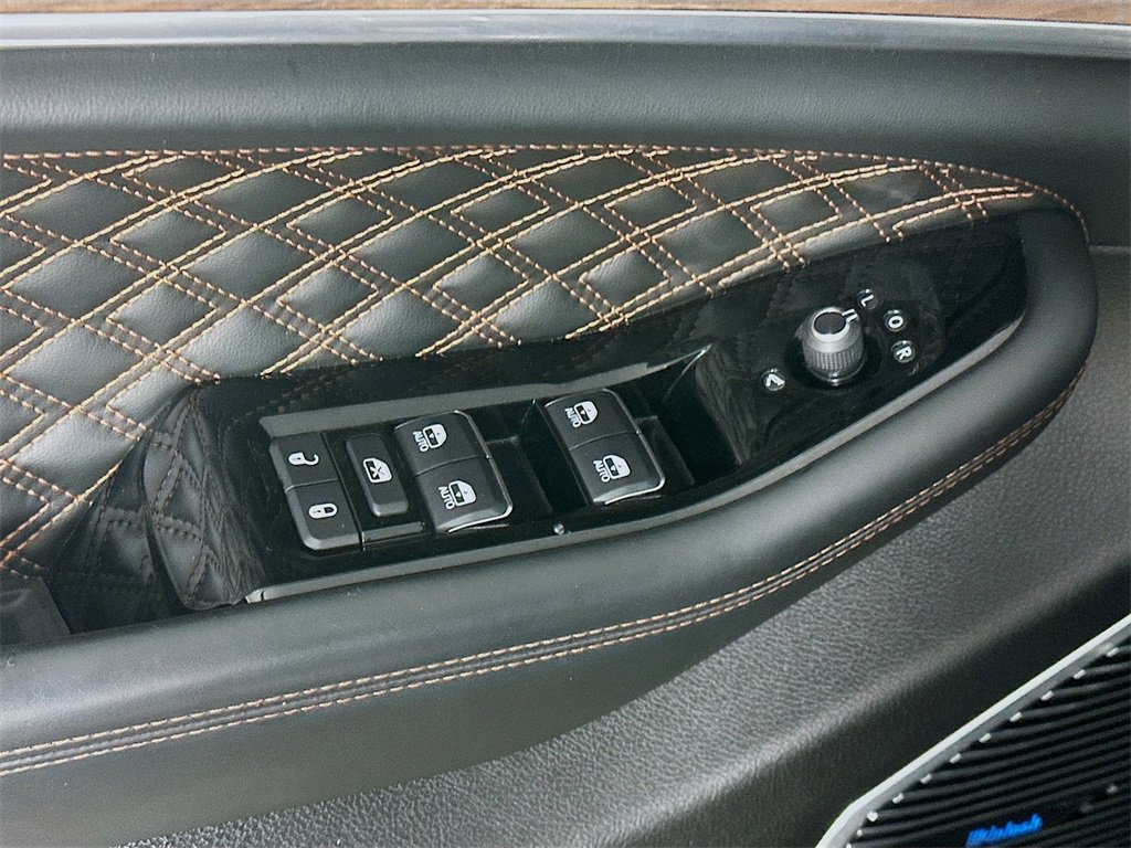 Used 2022 Jeep Grand Cherokee Summit image 24