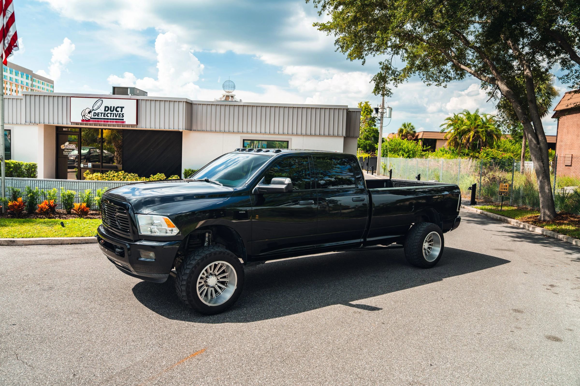 Used 2017 RAM 3500 Tradesman w/ Chrome Appearance Group image 4
