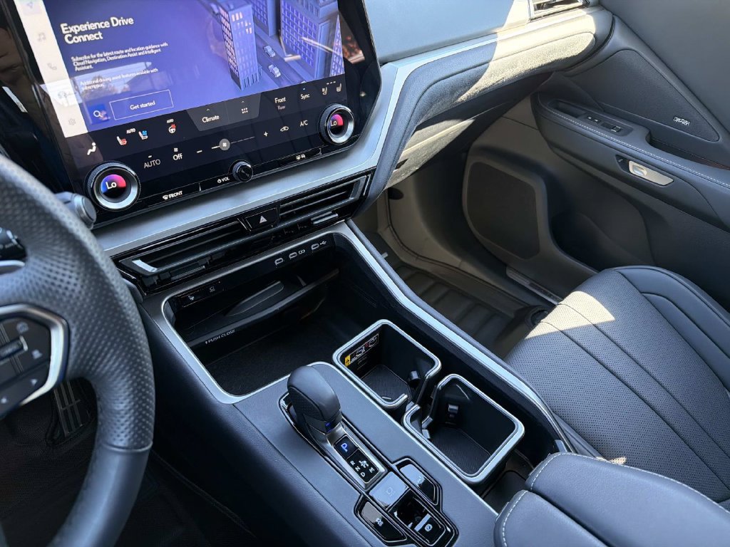 Used 2025 Lexus TX 500h AWD w/ Technology Package image 30