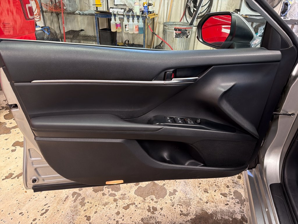 Used 2019 Toyota Camry SE FWD image 14