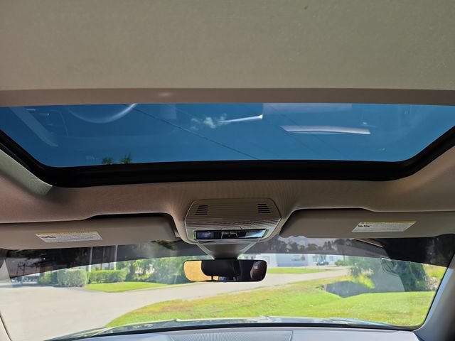 Used 2025 Volkswagen Atlas SE w/ Panoramic Sunroof Package FWD image 14