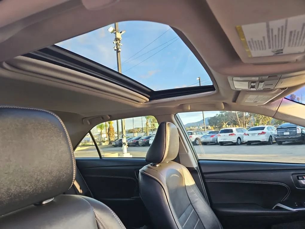 Used 2017 Toyota Camry XLE w/ Moonroof Package FWD image 15