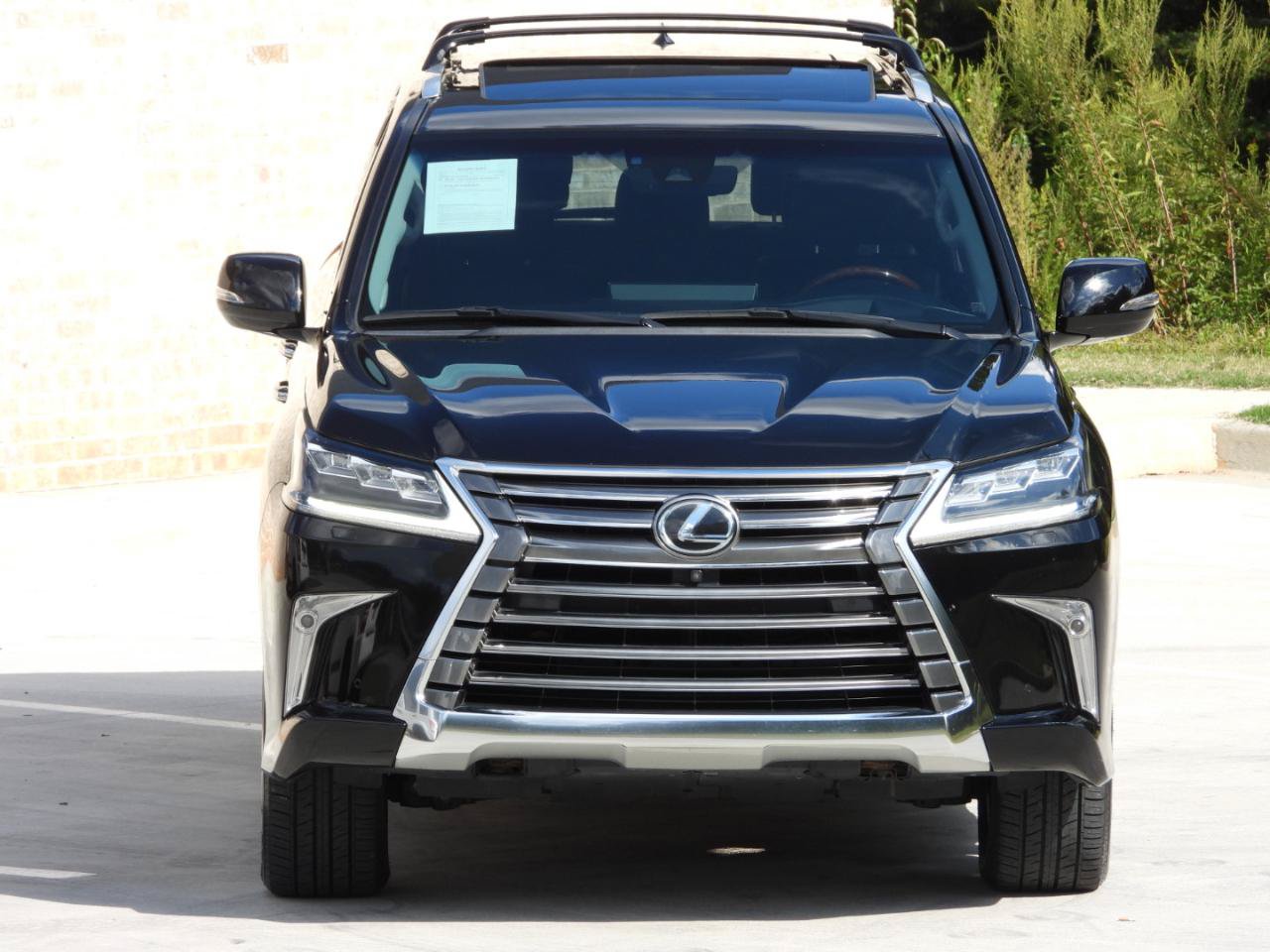 Used 2016 Lexus LX 570 4WD w/ 3rd Row & Luxury Pkg image 27