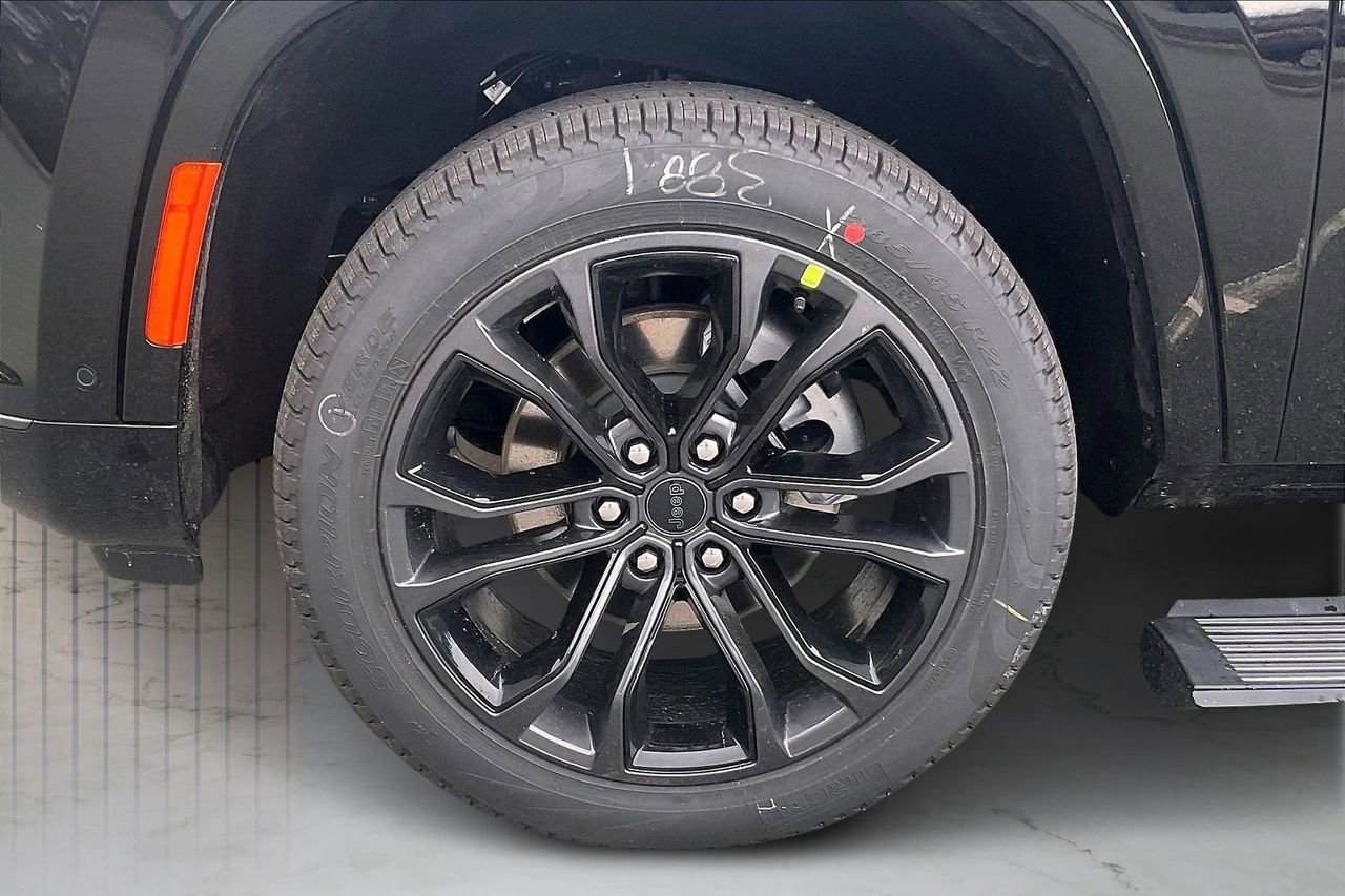 New 2026 Jeep Grand Wagoneer L Summit w/ Premium Group III image 36