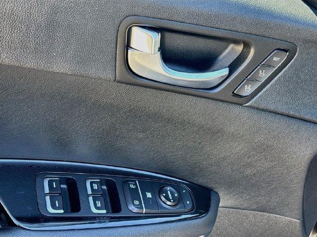 Used 2019 Kia Optima SX FWD image 18