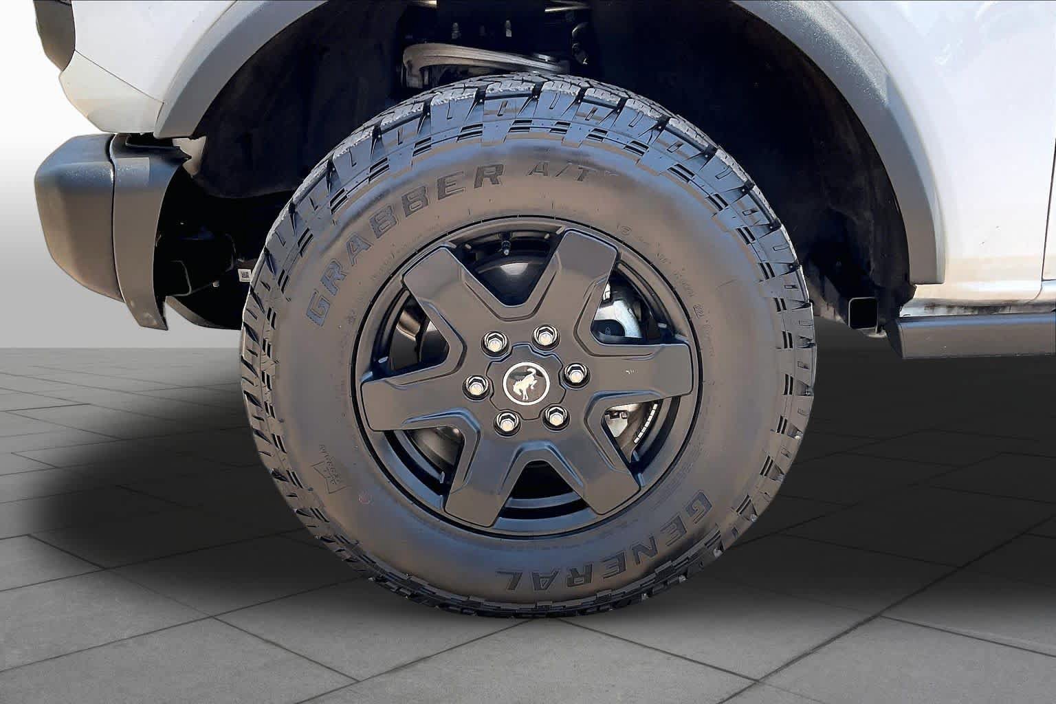 Used 2024 Ford Bronco Black Diamond AWD/4WD image 10
