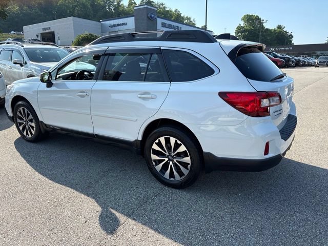 Used 2016 Subaru Outback 2.5i Limited AWD/4WD image 3