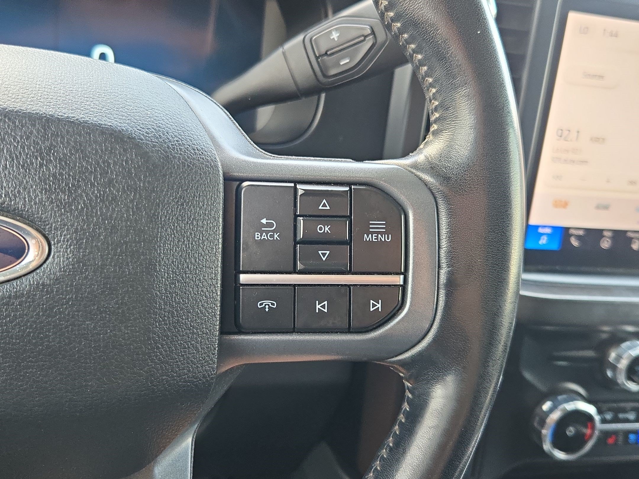 Used 2024 Ford F250 Lariat w/ Black Appearance Package AWD/4WD image 19