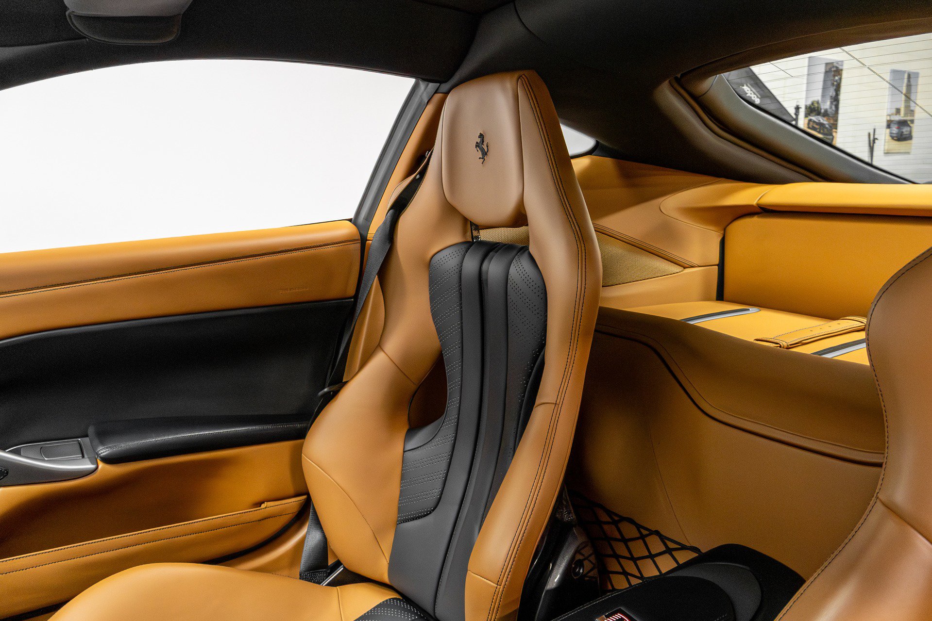 Used 2015 Ferrari F12 Berlinetta image 12