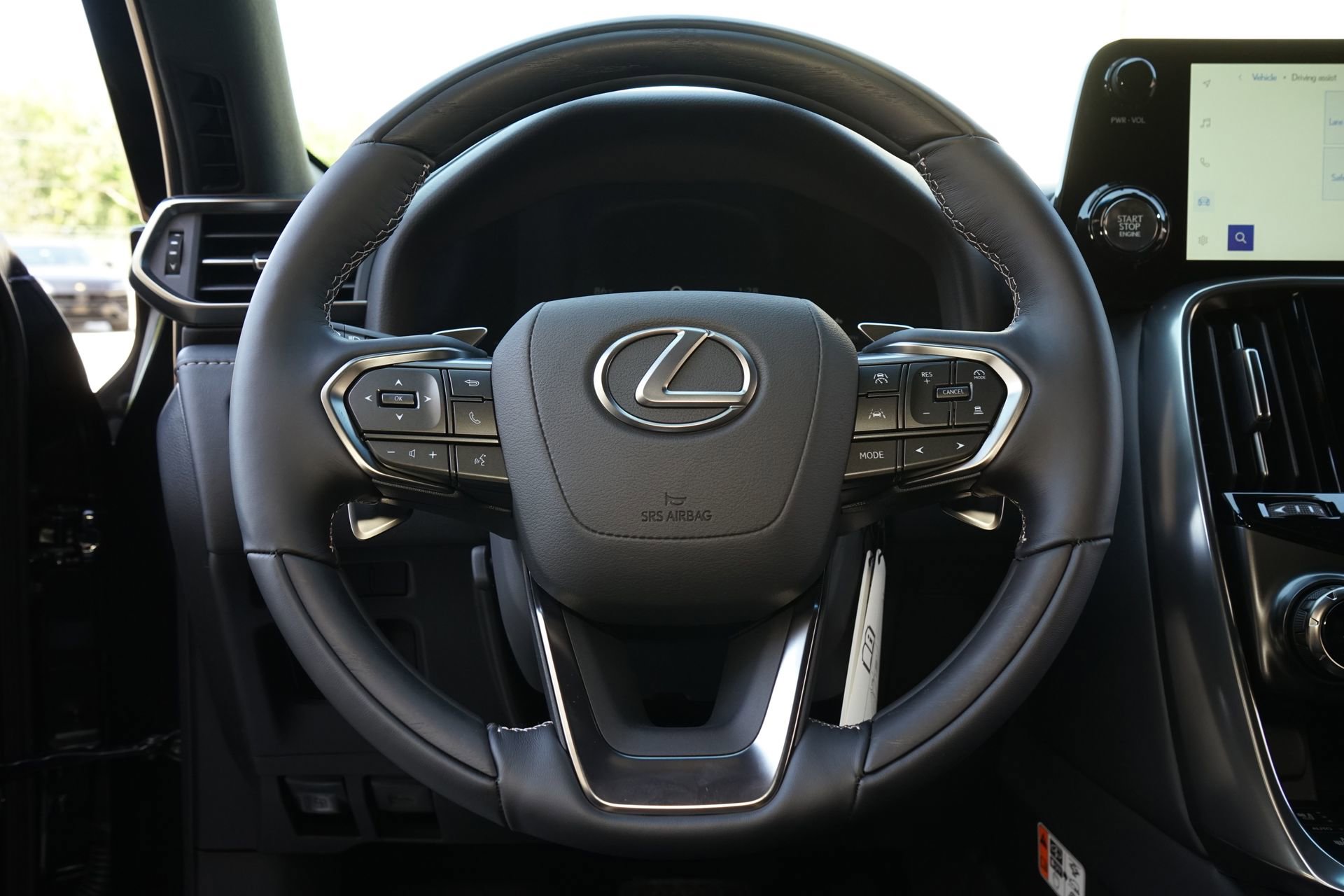 Used 2025 Lexus LX 600 4WD w/ Accessory Package (2T) image 13