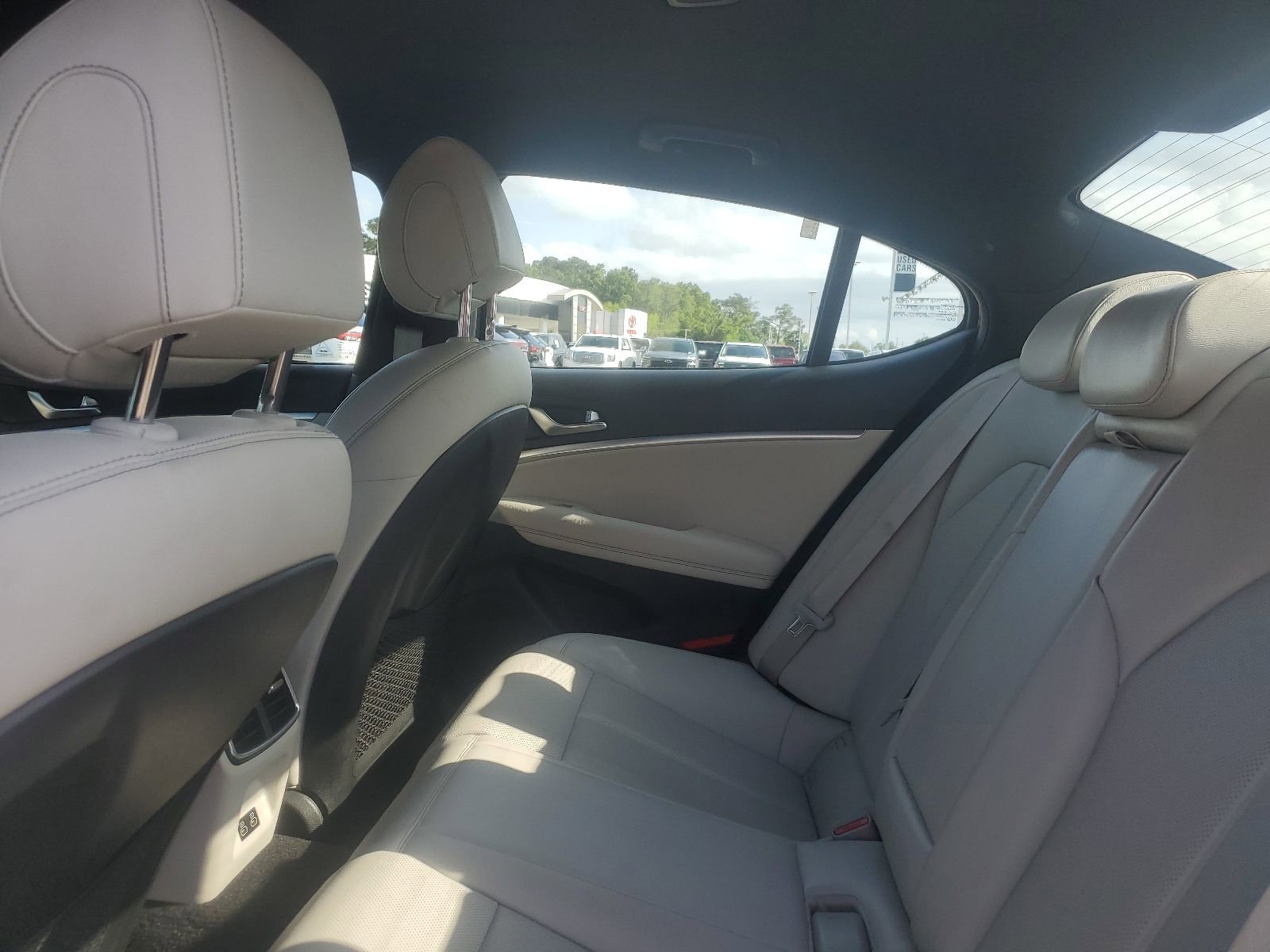 Used 2024 Genesis G70 2.5T RWD image 12
