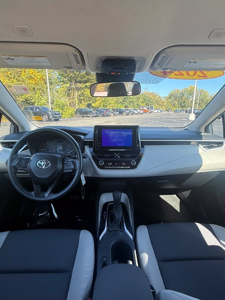 Used 2024 Toyota Corolla LE FWD image 33