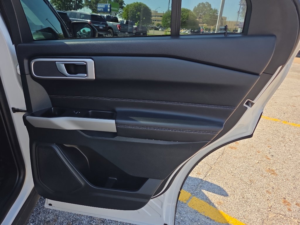 Used 2024 Ford Explorer XLT RWD image 19