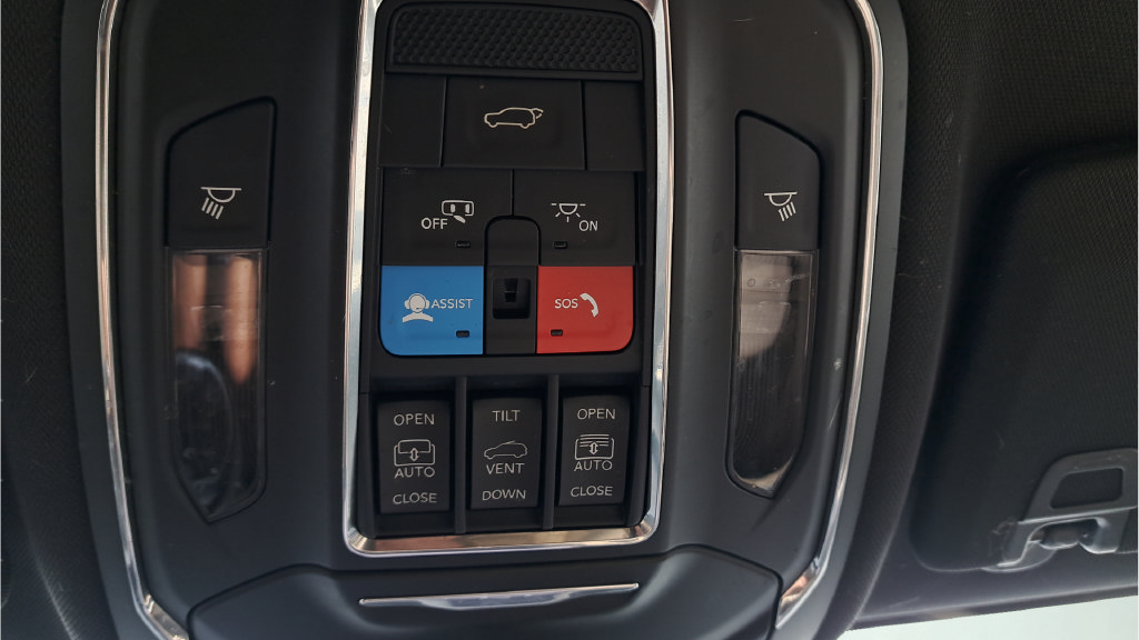 Used 2024 Jeep Grand Cherokee L Limited w/ Black Appearance Package AWD/4WD image 24