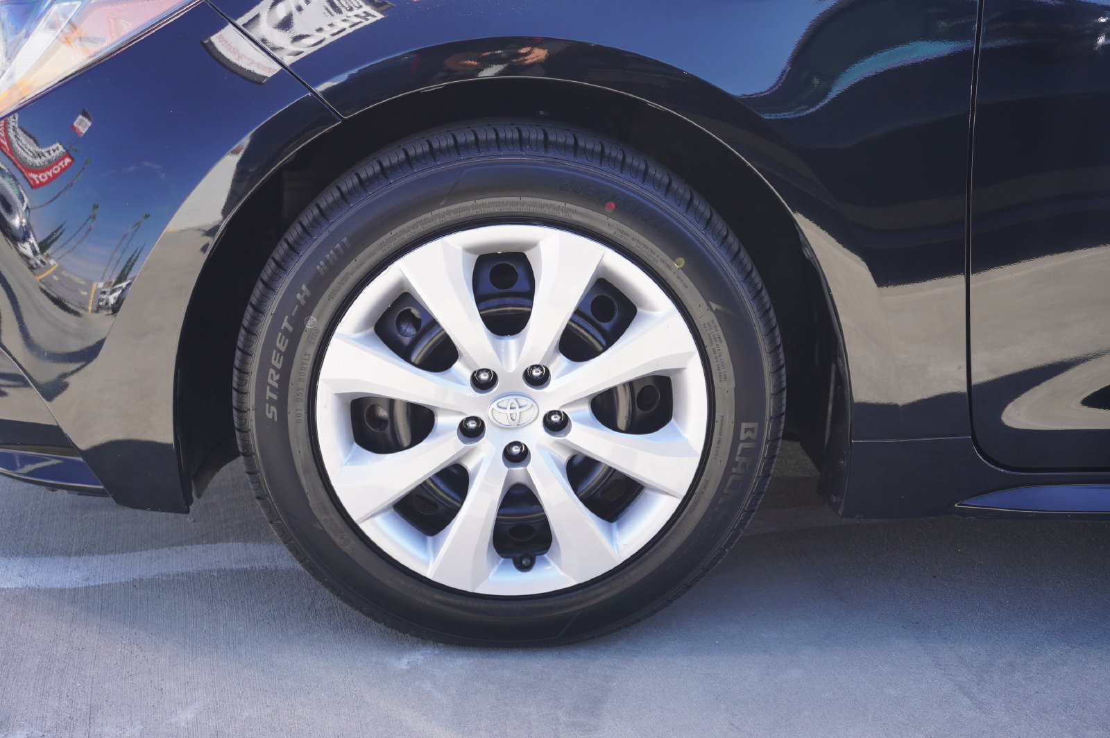 Certified 2025 Toyota Corolla LE FWD image 20