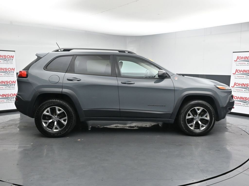 Used 2014 Jeep Cherokee Trailhawk w/ Comfort/Convenience Group AWD/4WD image 9
