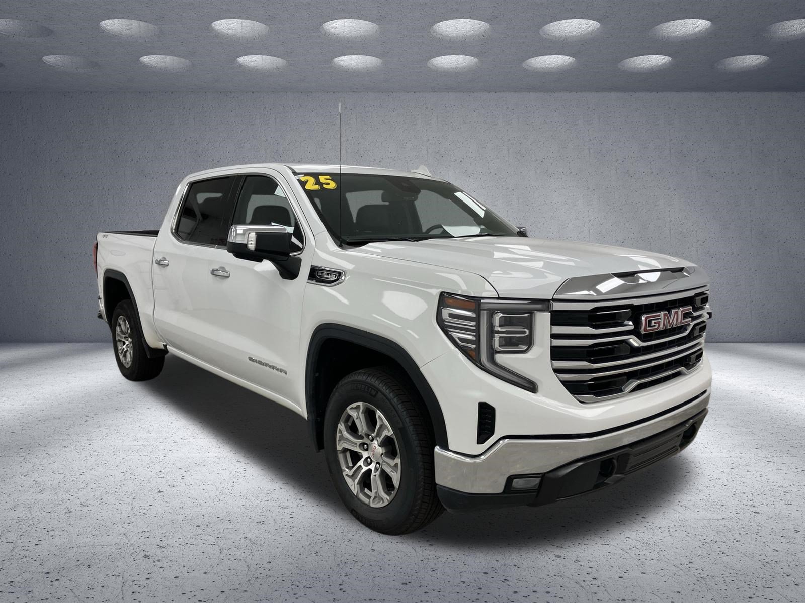 Used 2025 GMC Sierra 1500 SLT AWD/4WD image 7