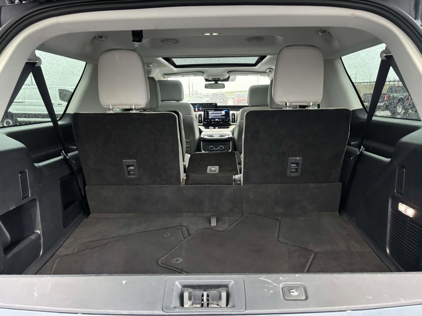 Used 2025 Ford Expedition Max Active image 11