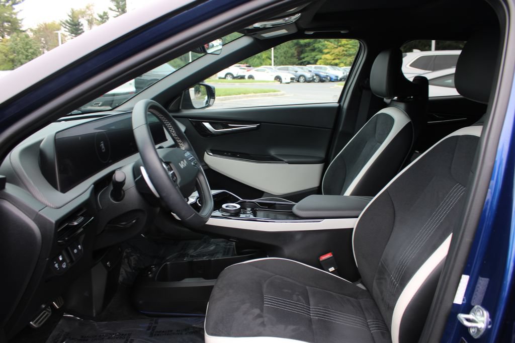 Used 2023 Kia EV6 GT-Line w/ GT-Line Suede Seat Package AWD/4WD image 11