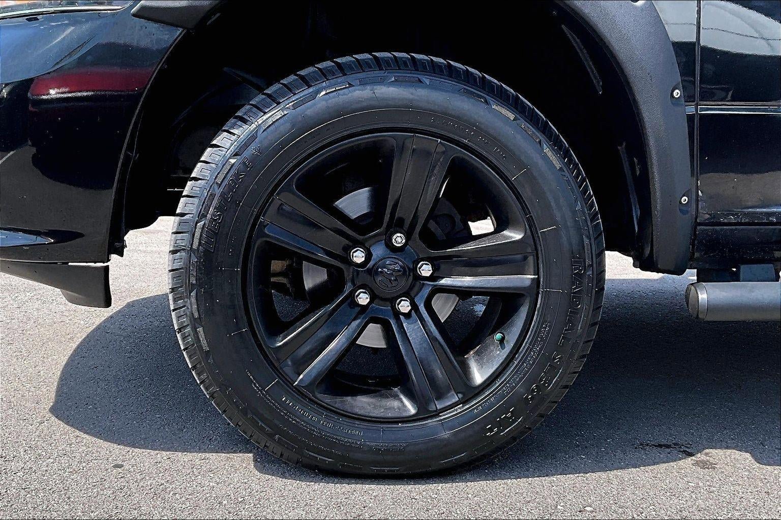 Used 2015 RAM 1500 Sport w/ Black Ram 1500 Sport Group AWD/4WD image 9