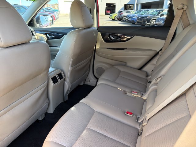 Used 2017 Nissan Rogue SL w/ SL Premium Package FWD image 21