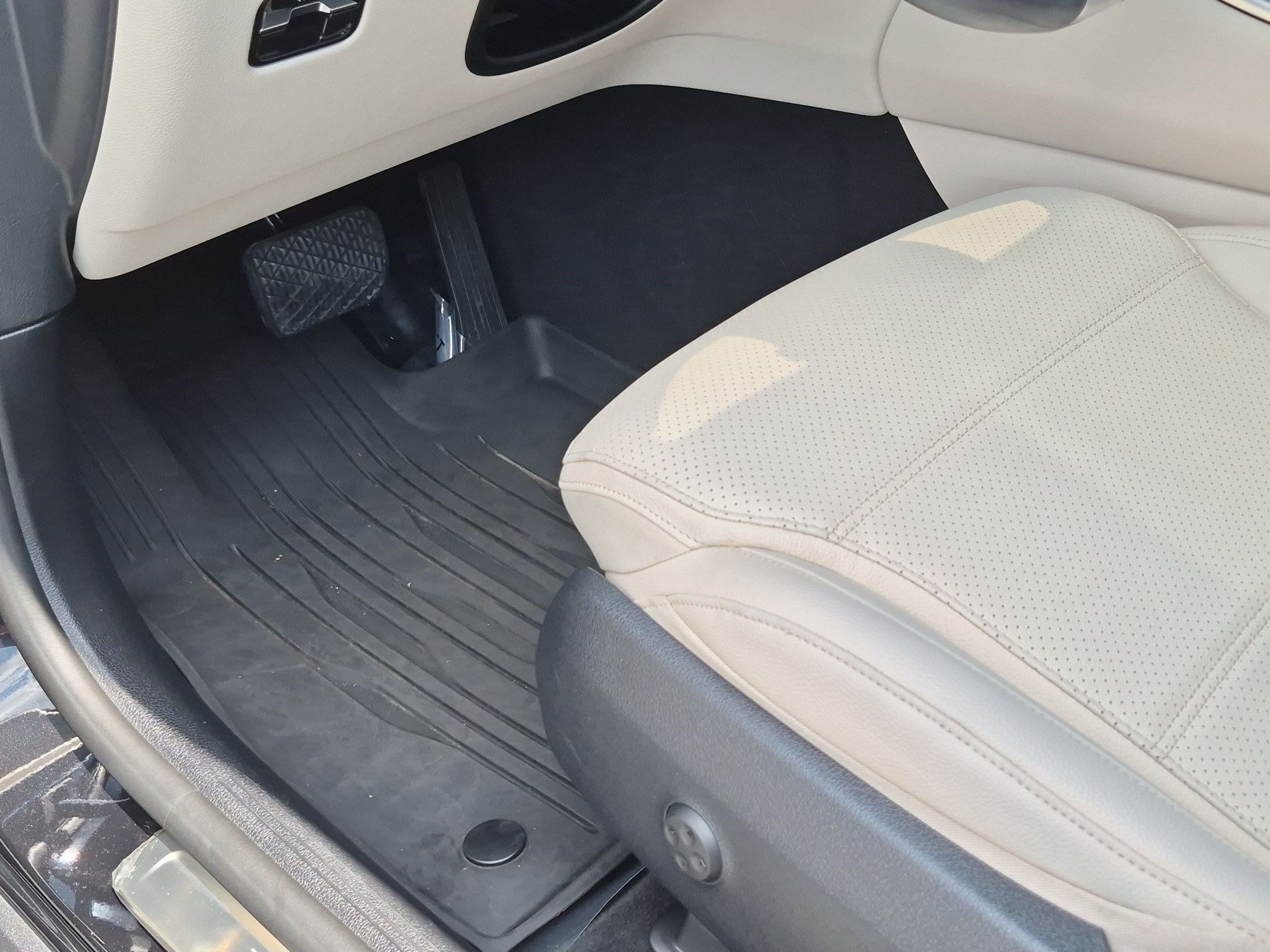 Used 2023 Mercedes-Benz GLC 300 4MATIC image 17