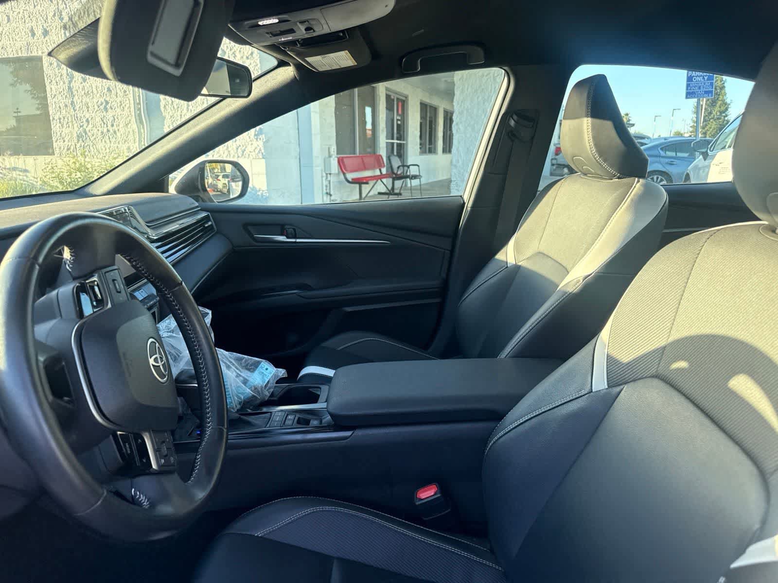 Used 2025 Toyota Camry SE FWD image 21