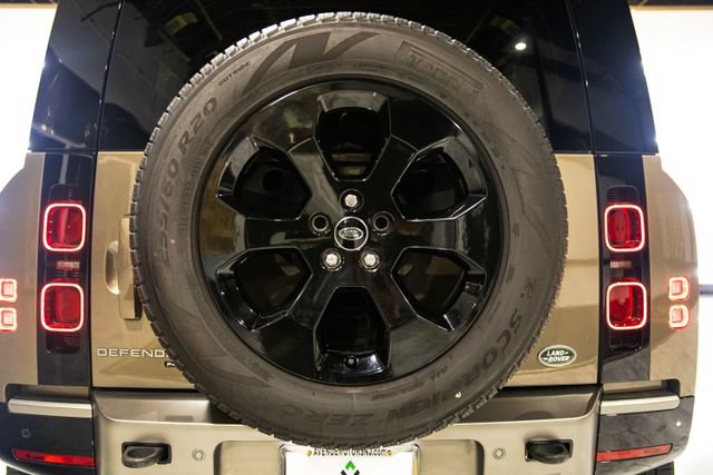 Used 2022 Land Rover Defender 110 X-Dynamic SE AWD/4WD image 34