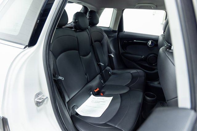 Used 2021 MINI Cooper 4-Door Hardtop image 25