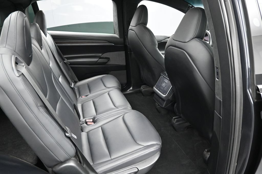 Used 2024 Tesla Model X AWD/4WD image 32
