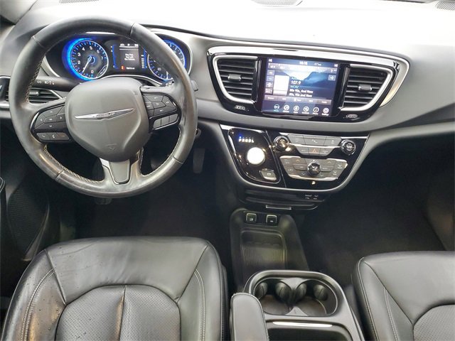 Certified 2020 Chrysler Pacifica Touring-L image 12