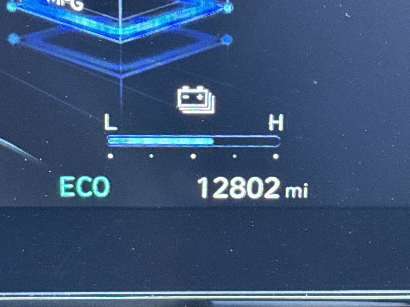 Used 2024 Hyundai Elantra Limited image 27