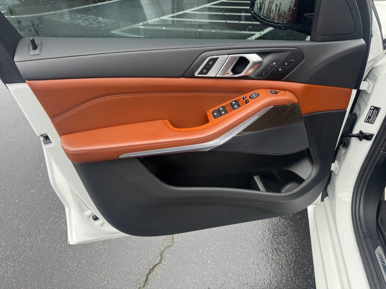 Used 2022 BMW X5 xDrive40i w/ M Sport Package image 16