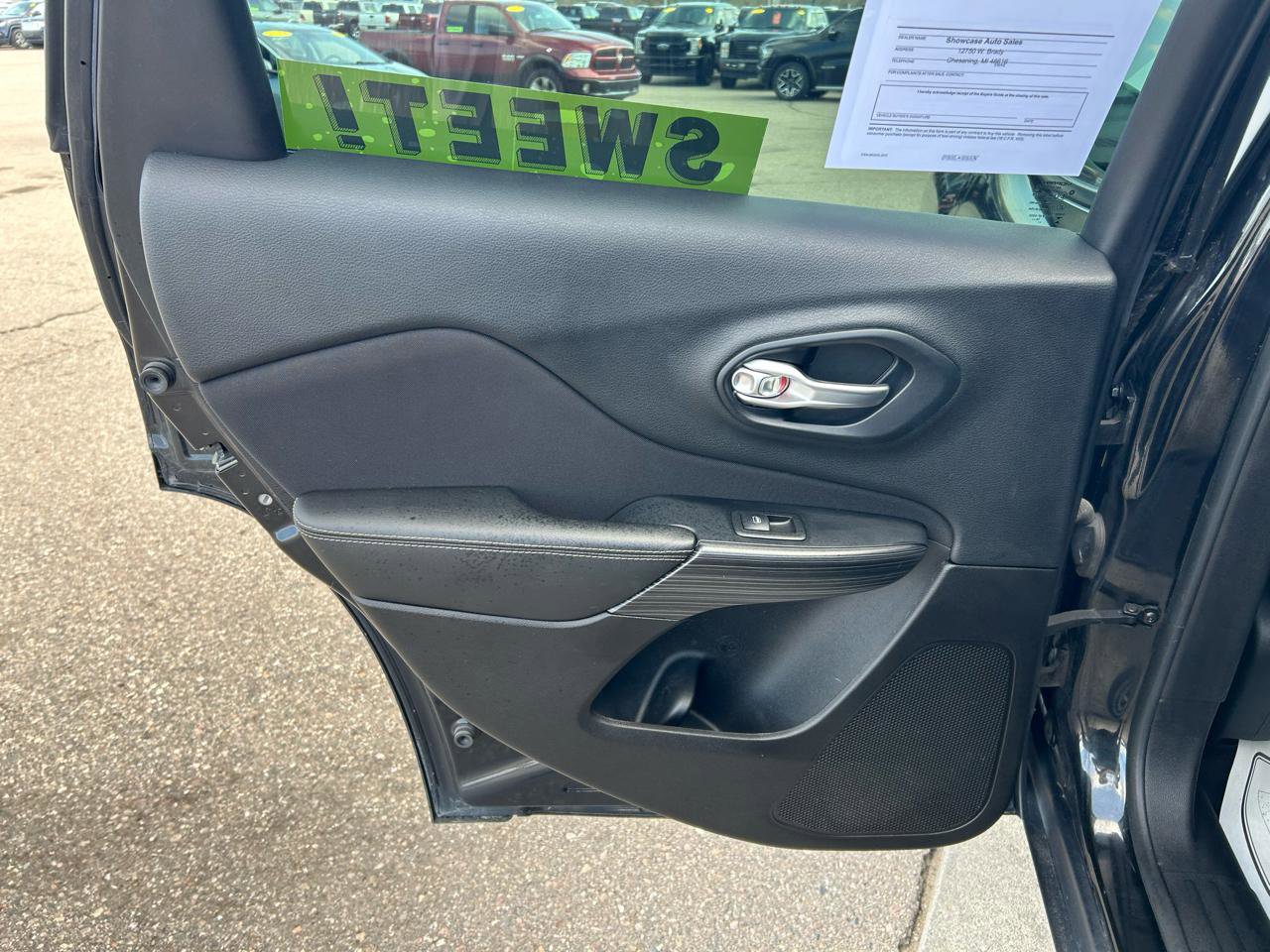 Used 2015 Jeep Cherokee Sport w/ Cold Weather Group image 13