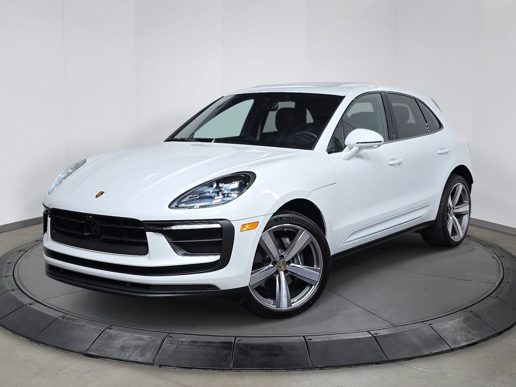 Certified 2025 Porsche Macan AWD/4WD image 1