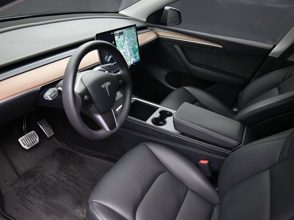 Used 2025 Tesla Model Y Long Range image 13