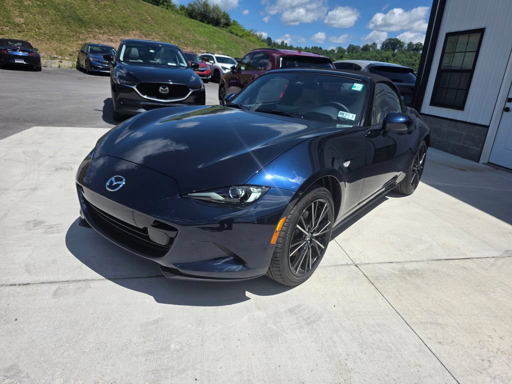 New 2026 MAZDA MX-5 Miata Grand Touring RWD image 3