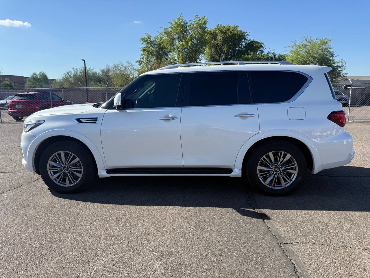Used 2022 INFINITI QX80 Luxe w/ Cargo Package AWD/4WD image 7
