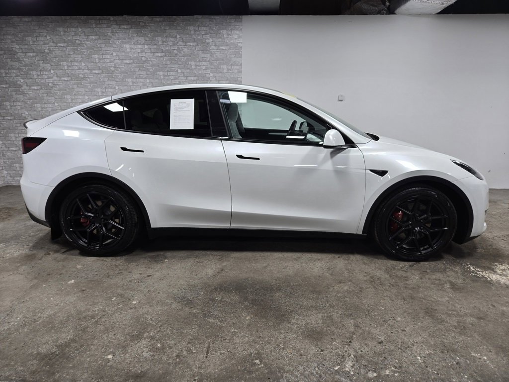 Used 2023 Tesla Model Y Long Range image 3