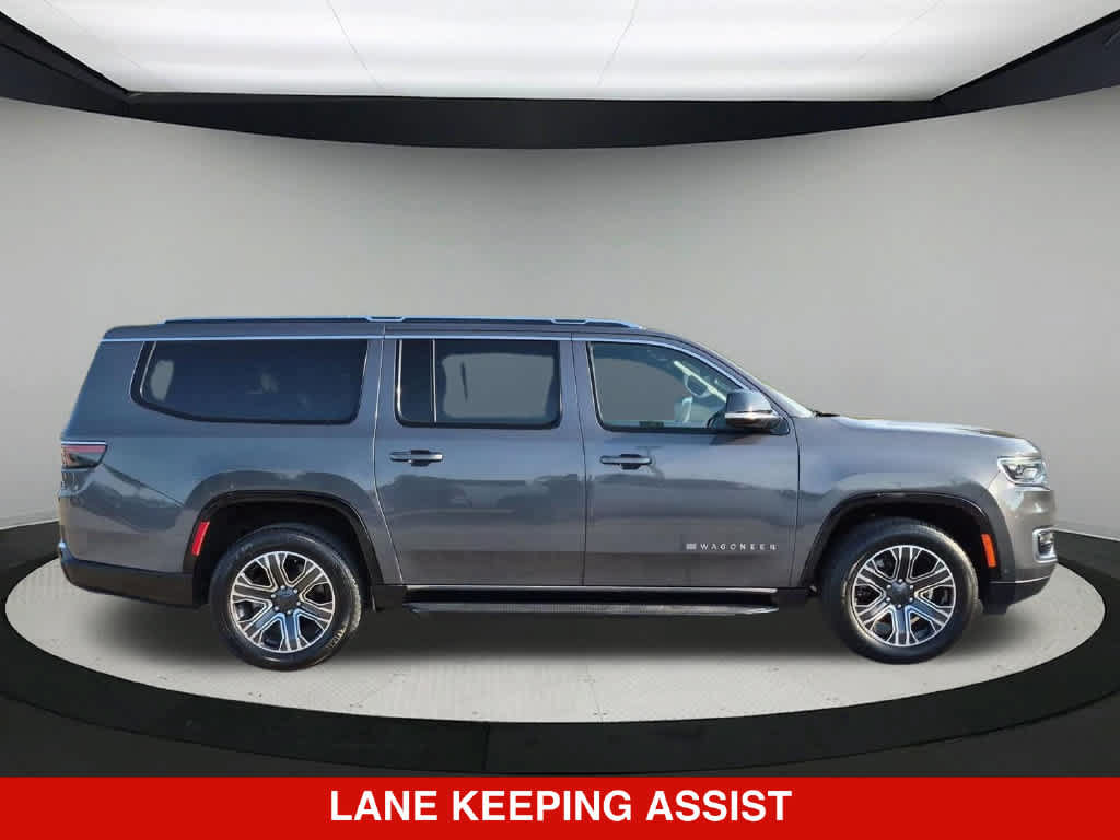 Used 2024 Jeep Wagoneer L Series II AWD/4WD image 8
