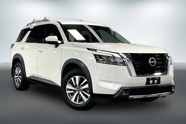 Used 2023 Nissan Pathfinder SL AWD/4WD image 1