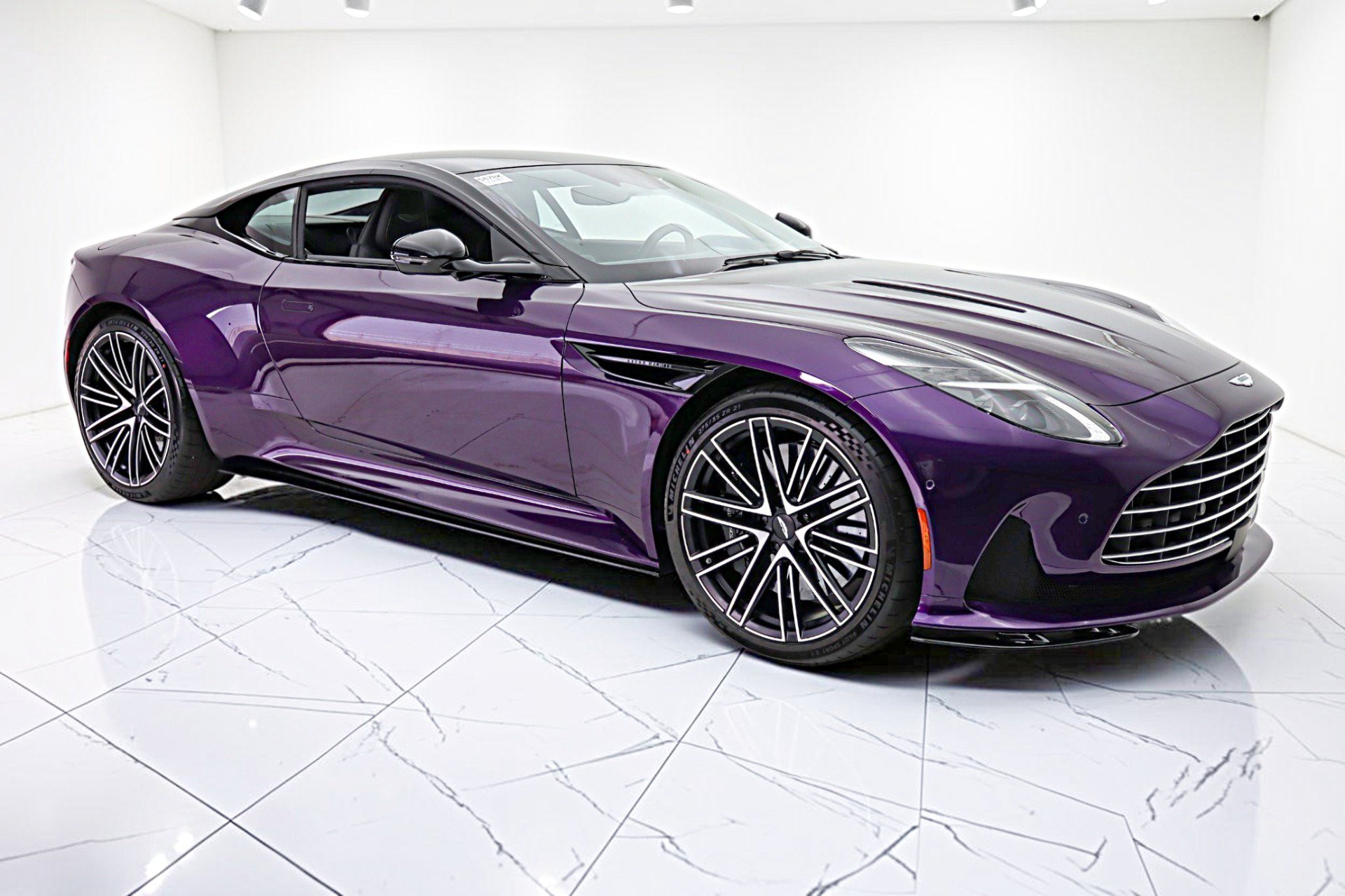 Used 2024 Aston Martin DB12 Coupe RWD image 17