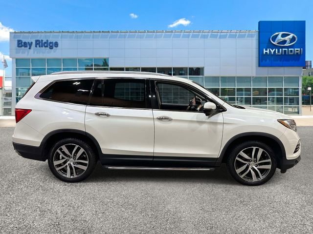 Used 2017 Honda Pilot Touring image 2