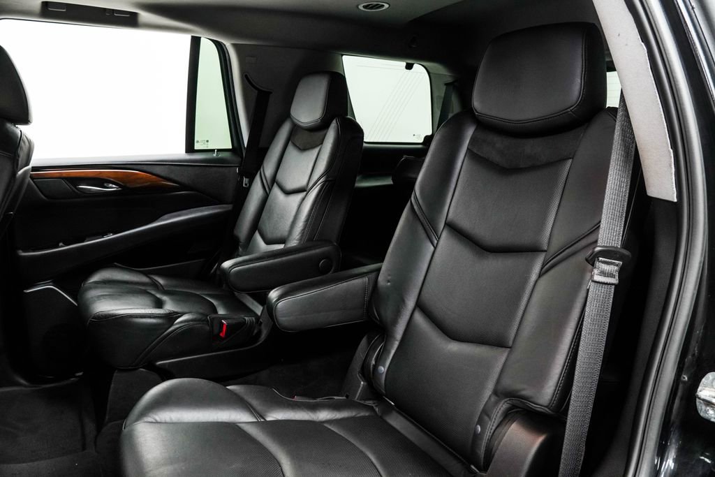 Used 2020 Cadillac Escalade Luxury image 17