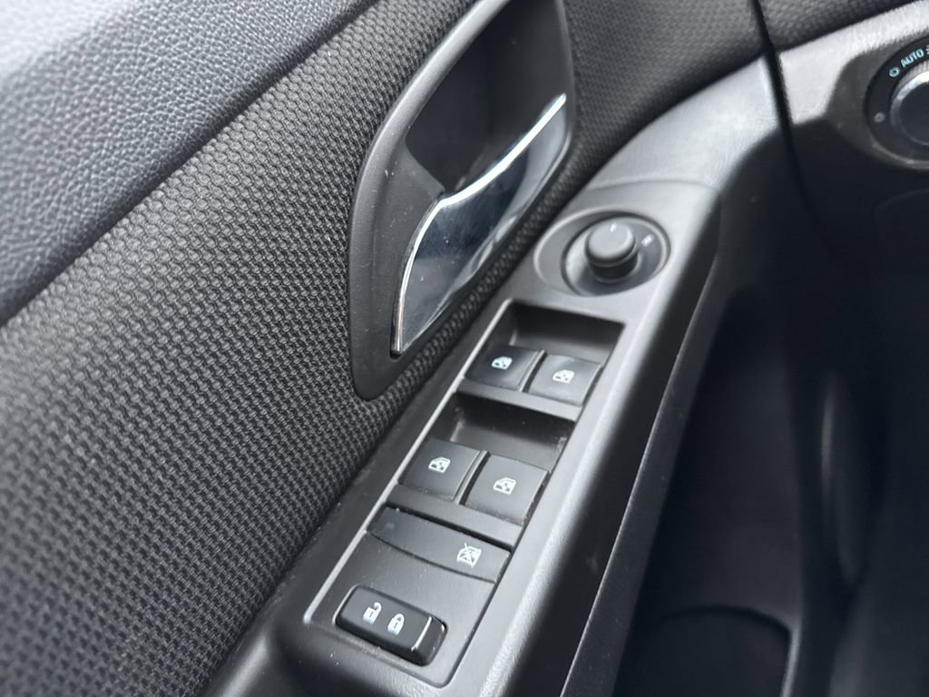Used 2015 Chevrolet Cruze Eco image 23