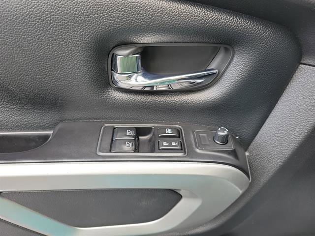 Used 2018 Nissan Titan PRO-4X w/ Pro-4x Utility Package image 23
